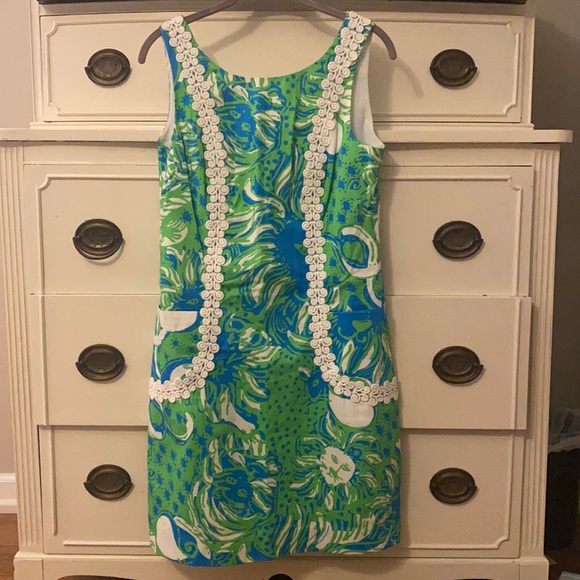 Lilly Pulitzer Dresses & Skirts - Lilly size 6 Roar of the Jungle Shift Dress